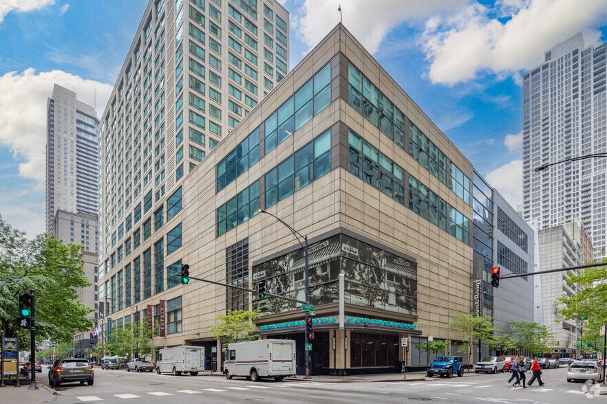 More Photos Of 36 E Grand Ave, Chicago Office For Lease