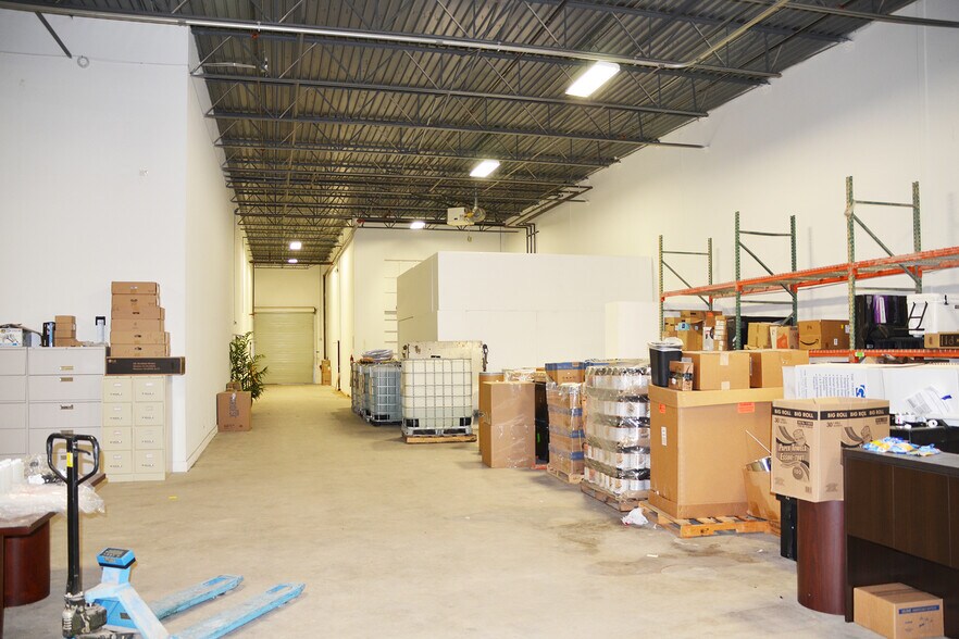 More Photos Of 375 Commerce St, Southlake Warehouse For Lease