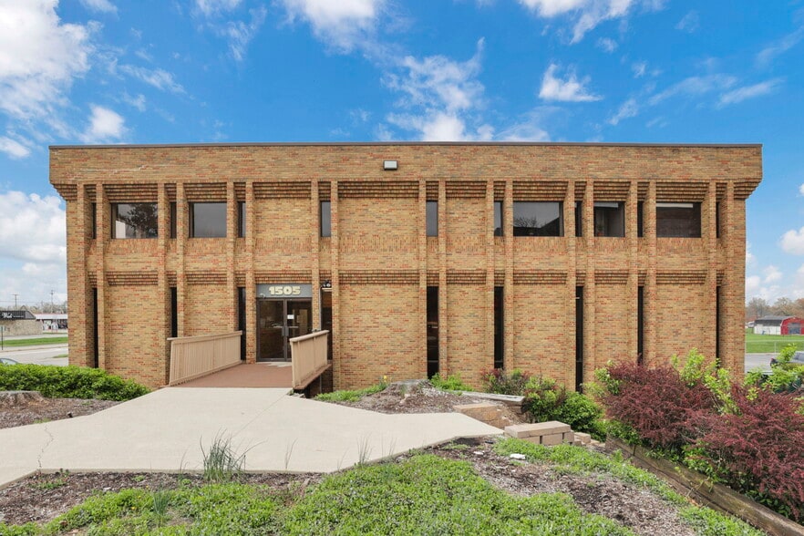 More Photos Of 1505 Bethel Rd, Columbus Unknown For Lease