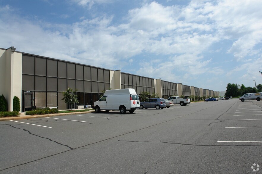 More Photos Of 1903-1955 Scott Futrell Dr, Charlotte Light Distribution For Lease