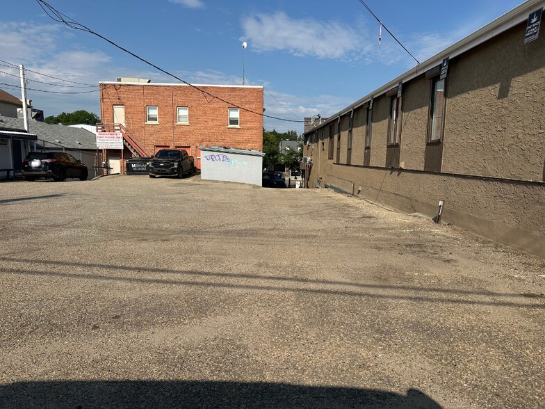 More Photos Of 5011 50 St, Stony Plain Storefront For Sale