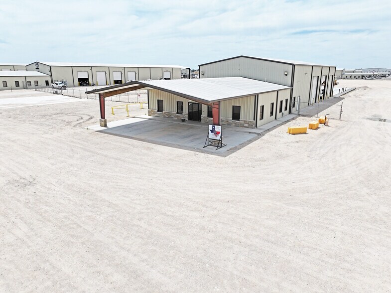 More Photos Of 13800 W Interstate 20 E, Odessa Industrial For Lease