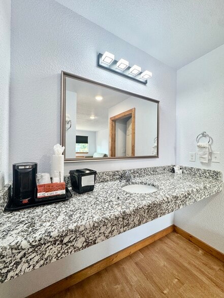 More Photos Of 500 SE Lincoln Rd, Idabel Hotel For Sale