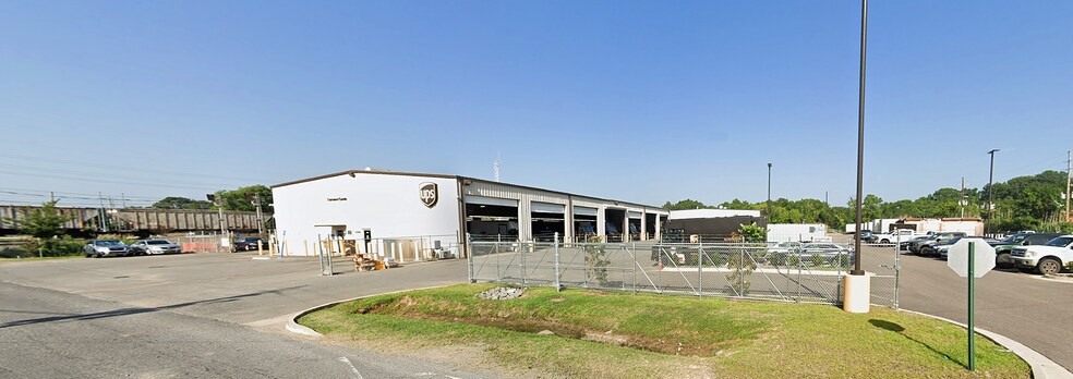 More Photos Of 2600 Booth St, Monroe Distribution For Sale