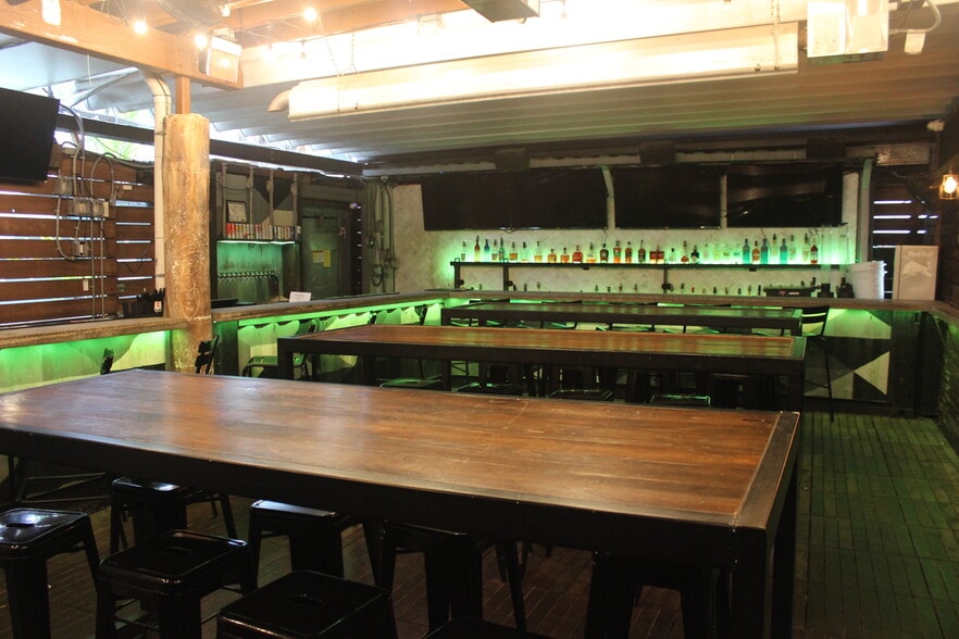 More Photos Of 330 1st Ave S, Saint Petersburg Restaurant For Lease