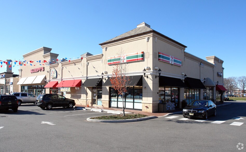 More Photos Of 184 Essex St, Lodi Freestanding For Lease