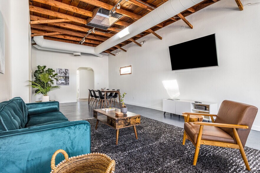 More Photos Of 264 N Coast Highway 101, Encinitas Storefront Retail Office For Sale