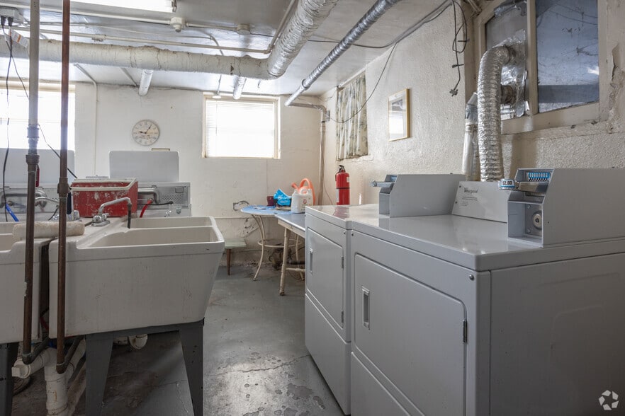 More Photos Of 814 Center Ave, Bay City Apartments For Sale