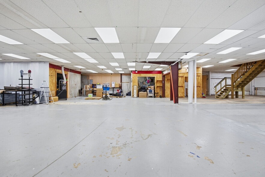 More Photos Of 5450 Highway 90 W, Mobile General Retail For Sale
