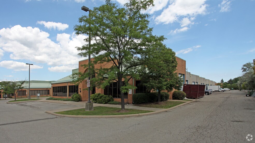 More Photos Of 6625 Kitimat Rd, Mississauga Showroom For Sale