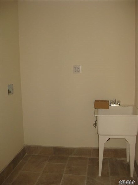 More Photos Of 710-712 E 220th St, Bronx Apartments For Sale