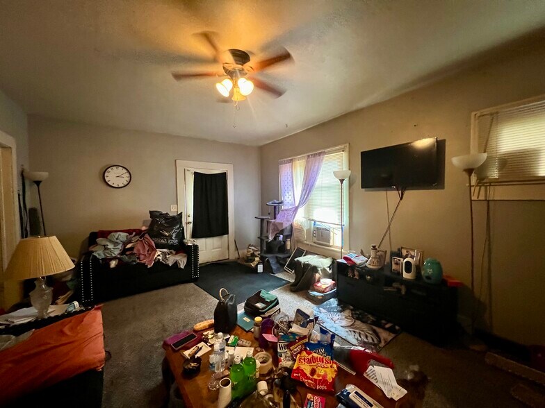 More Photos Of 2502 Pine Ave, Mattoon Apartments For Sale