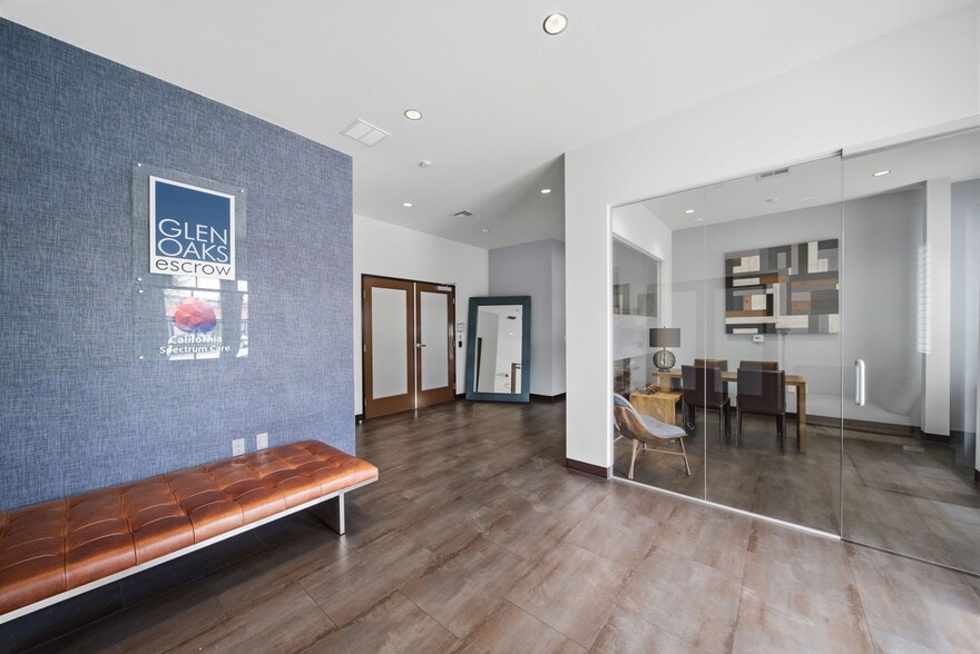 More Photos Of 24018 Lyons Ave, Newhall Loft Creative Space For Sale