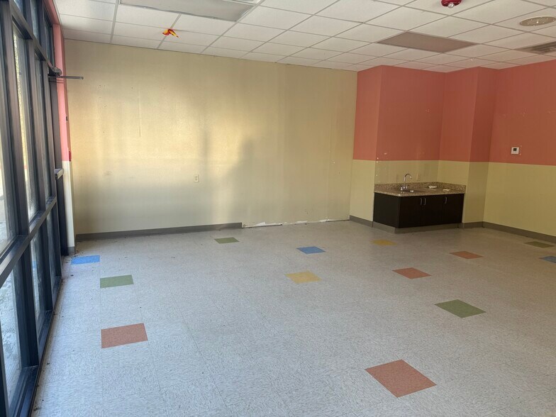 More Photos Of 72 W Joyce Blvd, Fayetteville Storefront For Lease