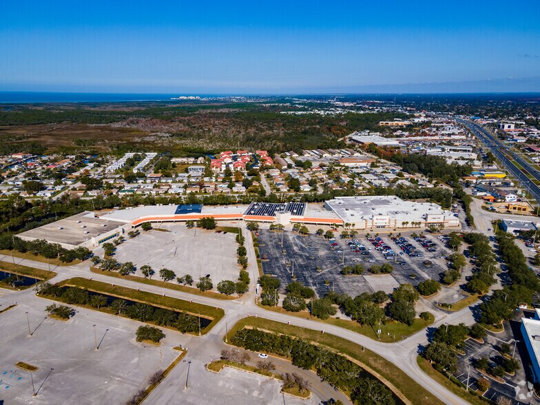 More Photos Of 6401 Tacoma Dr, Port Richey Department Store For Lease