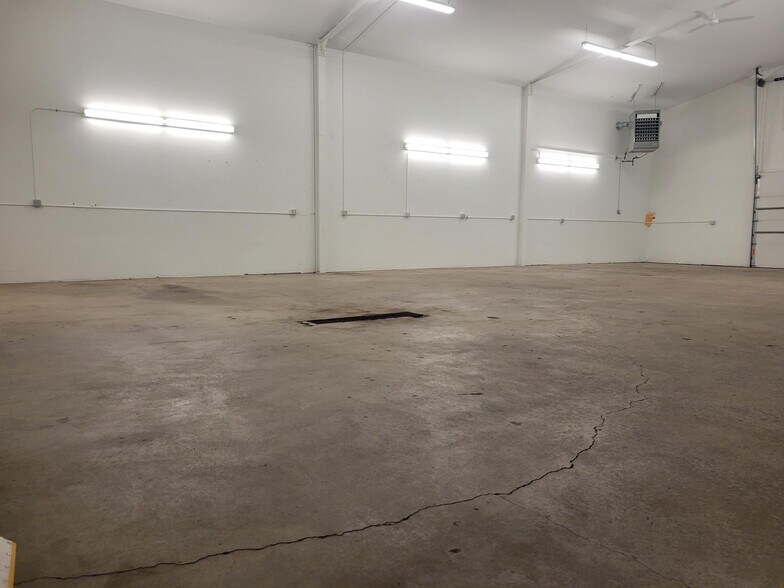 More Photos Of 503 Cleveland Ave N, Saint Paul Light Manufacturing For Lease