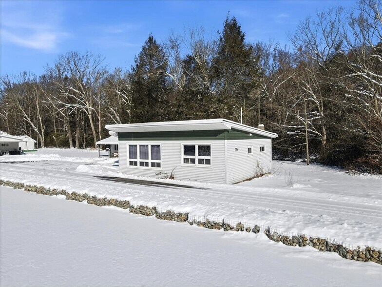 More Photos Of 306 Merwinsburg Rd, Effort Apartments For Sale