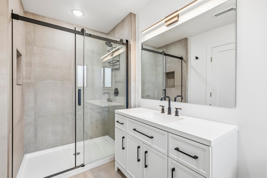 More Photos Of 22320 Itasca St, Chatsworth Apartments For Sale