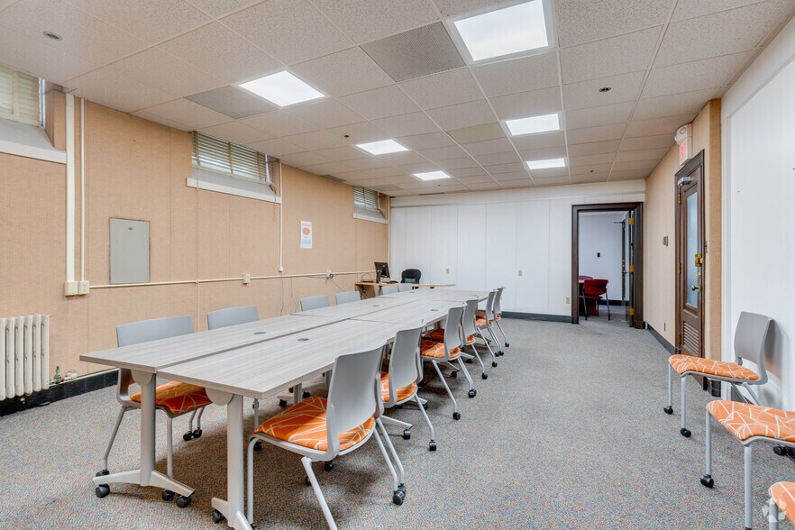 More Photos Of 313 W Liberty St, Lancaster Office For Lease