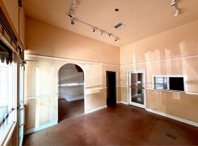 More Photos Of 1409 Marcelina Ave, Torrance General Retail For Lease