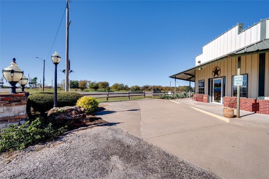 More Photos Of 101 Gene Autry dr, Tioga Office For Lease