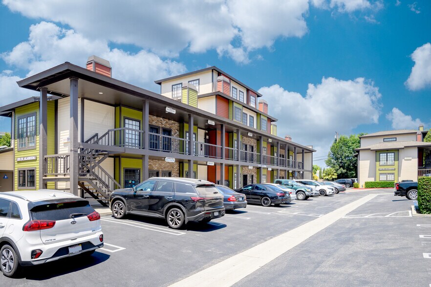 More Photos Of 207 W Alameda Ave, Burbank Office For Sale