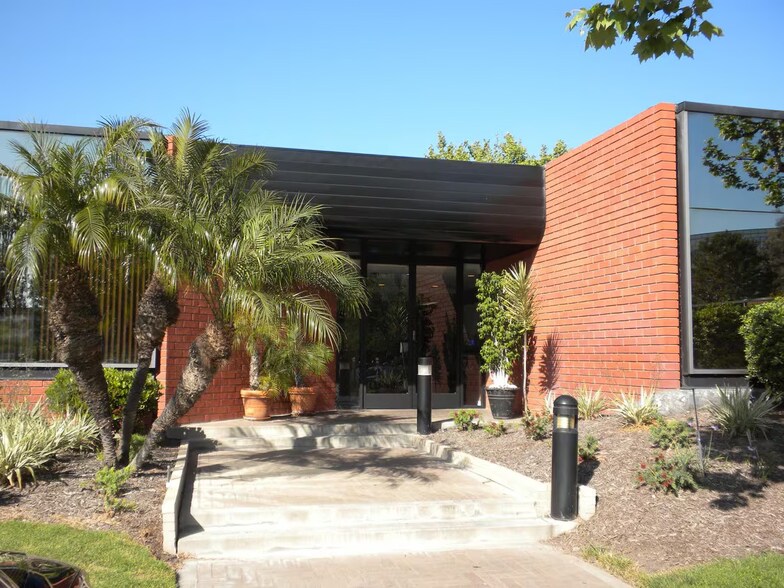 More Photos Of 5001 Birch St, Newport Beach Office For Lease