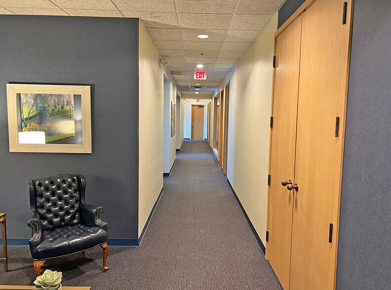 More Photos Of 444 E Main St, Lexington Office For Lease