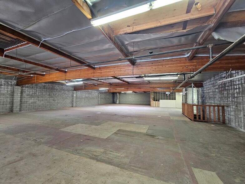 More Photos Of 765 Stanford Ave, Los Angeles Warehouse For Lease