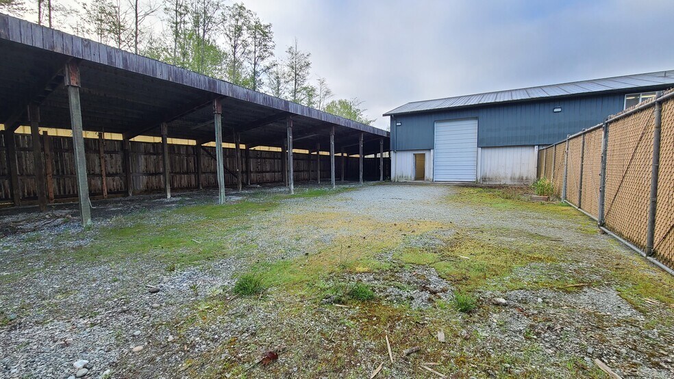 More Photos Of 11781 Watertank Rd, Burlington Manufacturing For Lease