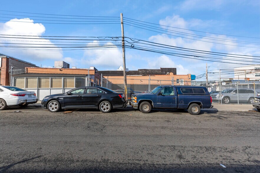 More Photos Of 49-18 25th Ave, Woodside Warehouse For Sale