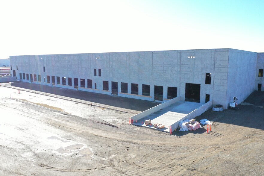 More Photos Of 2975 Ramco St, West Sacramento Distribution For Lease