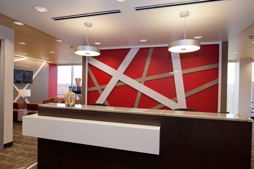 More Photos Of 1 W Court Sq, Decatur Office For Lease