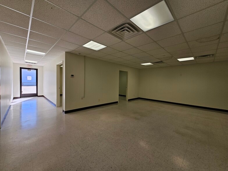 More Photos Of 1650 Vision Dr, Abilene Flex For Lease