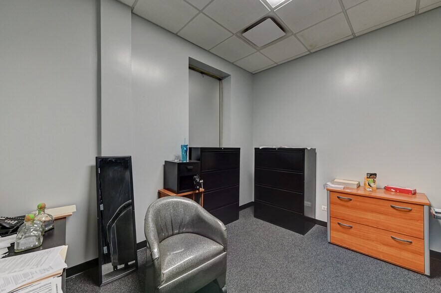 More Photos Of 5555 70th Pl, Bedford Park Freestanding For Sale