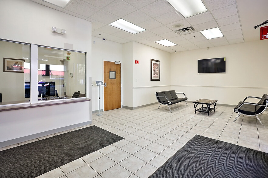More Photos Of 711 W Main St, Leesburg Medical For Lease