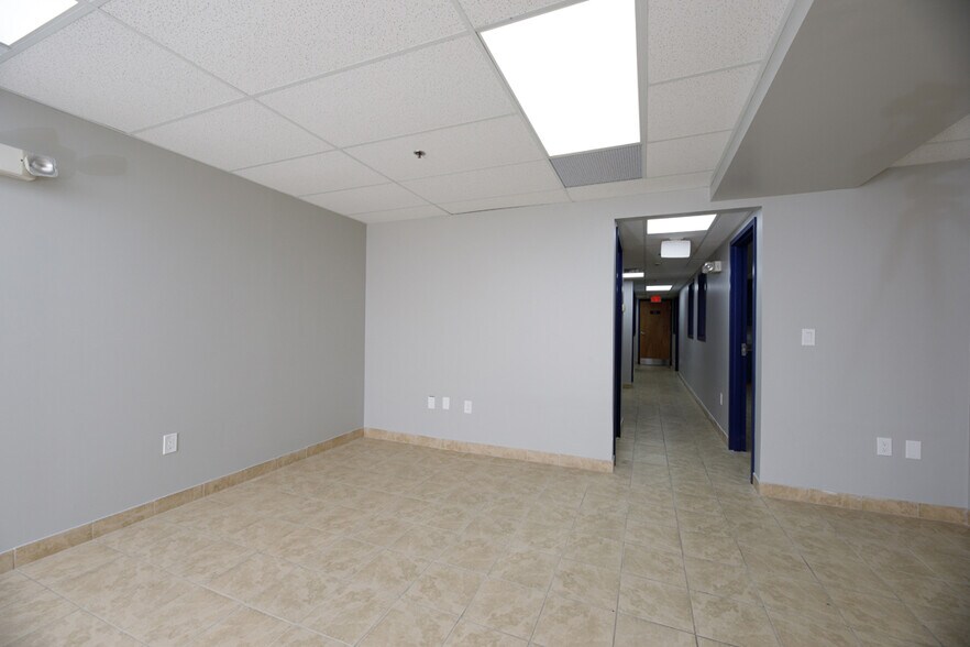 More Photos Of 411 Commerce Ln, West Berlin Medical For Sale