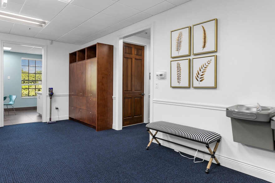 More Photos Of 11811 US Highway 1, North Palm Beach General Retail For Lease