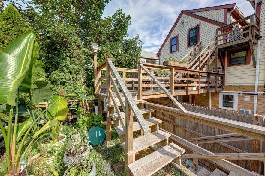 More Photos Of 313 Main St, Wellfleet Storefront Retail Residential For Sale