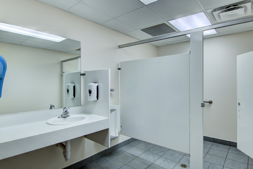 More Photos Of 3624 Oakwood Hills Pky, Eau Claire Office For Sale