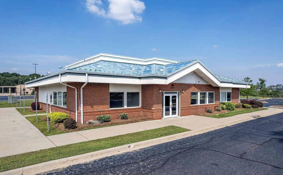 Primary Photo Of 33785 Van Dyke Ave, Sterling Heights Restaurant For Sale
