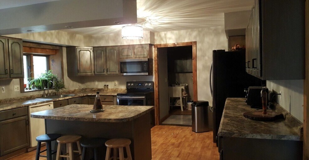 More Photos Of 12227-12229 Seymour Rd, Grass Lake Restaurant For Sale