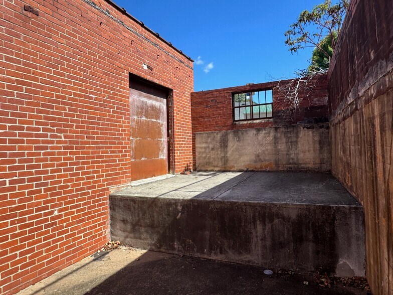 More Photos Of 344 Northside Dr, Gainesville Industrial For Sale