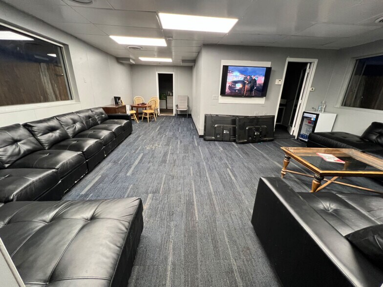 More Photos Of 9260-9273 Federal Blvd, Federal Heights Auto Dealership For Sale