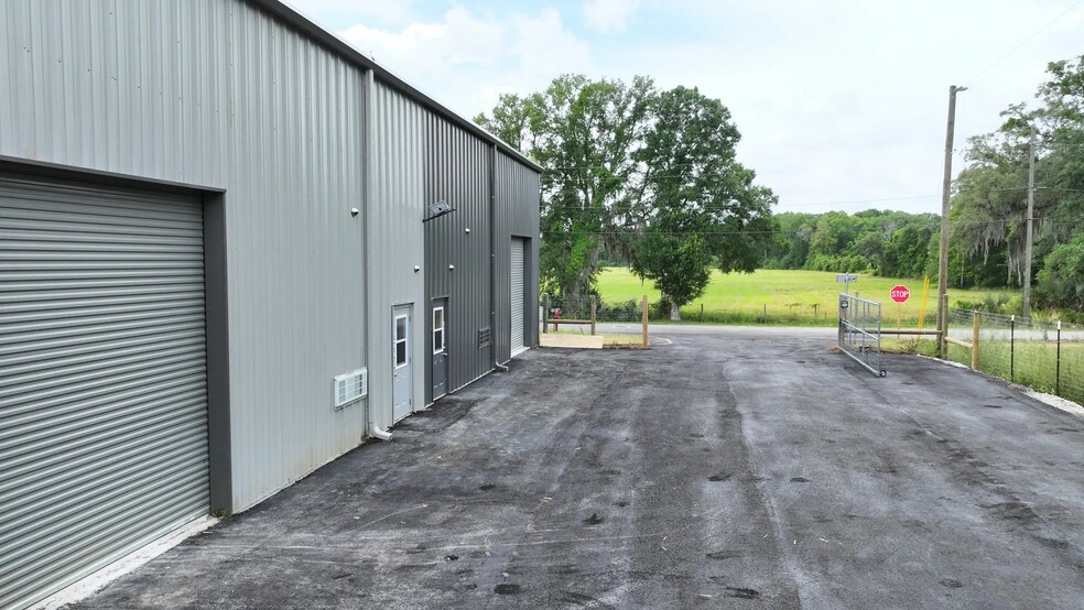 More Photos Of 420-430 Clay Drain Rd, Wildwood Warehouse For Lease