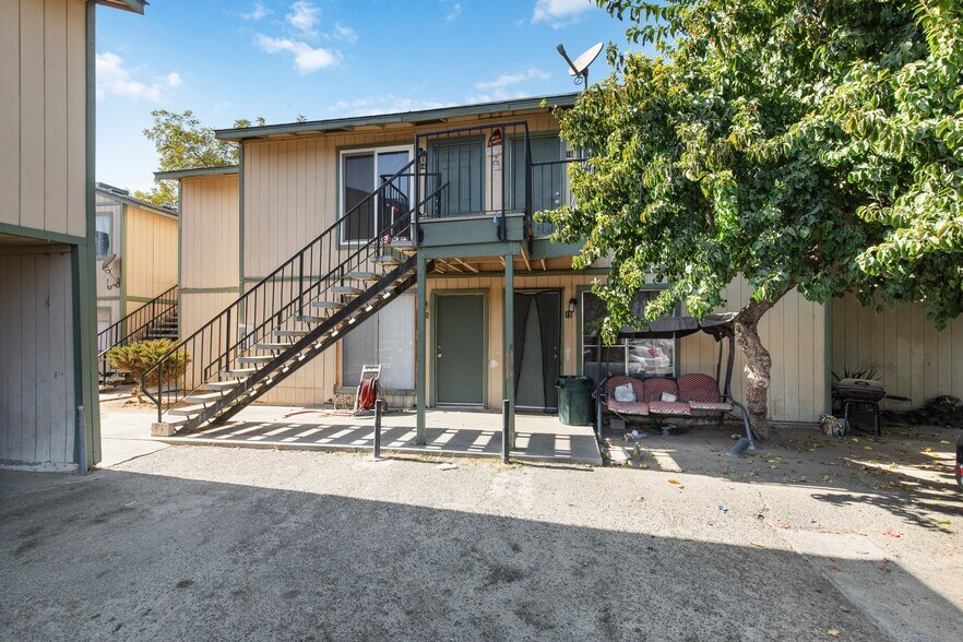More Photos Of 609-615 Moore St, Madera Apartments For Sale