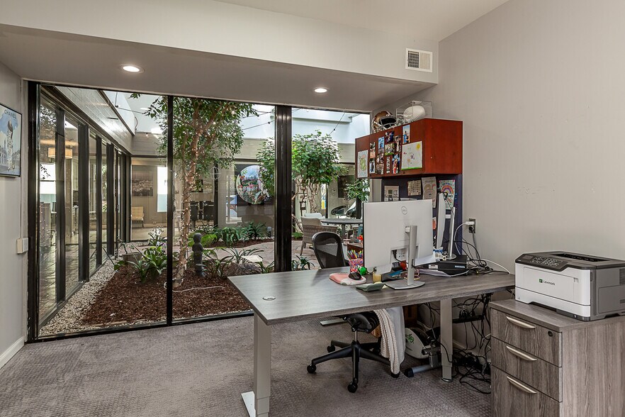 More Photos Of 2075 Pioneer Ct, San Mateo Medical For Lease