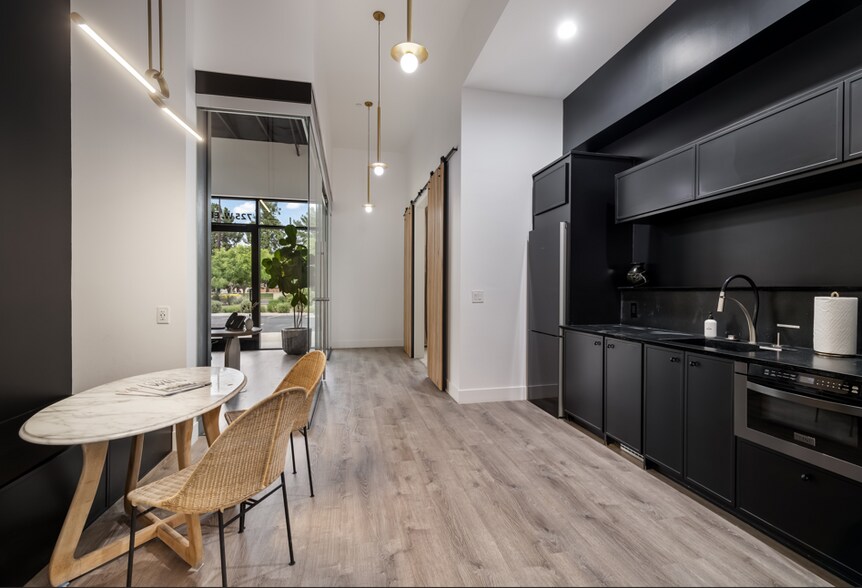 More Photos Of 725 W Elliot Rd, Gilbert Office For Sale