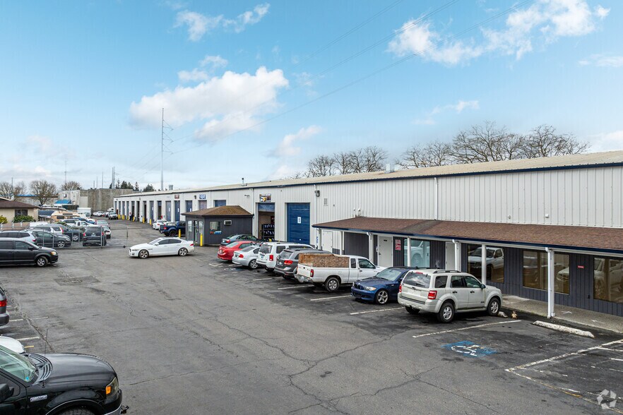 More Photos Of 3608 S 74th St, Tacoma Self Storage For Lease