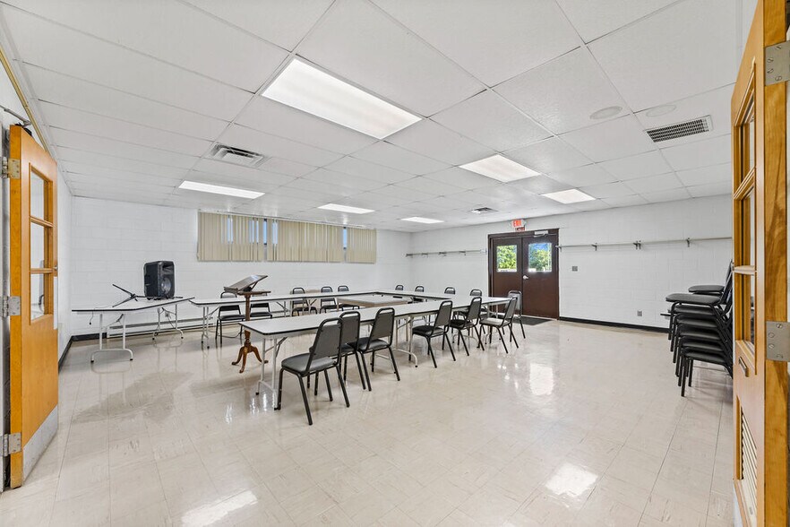 More Photos Of 110 Danville Pike, Hillsboro Unknown For Lease